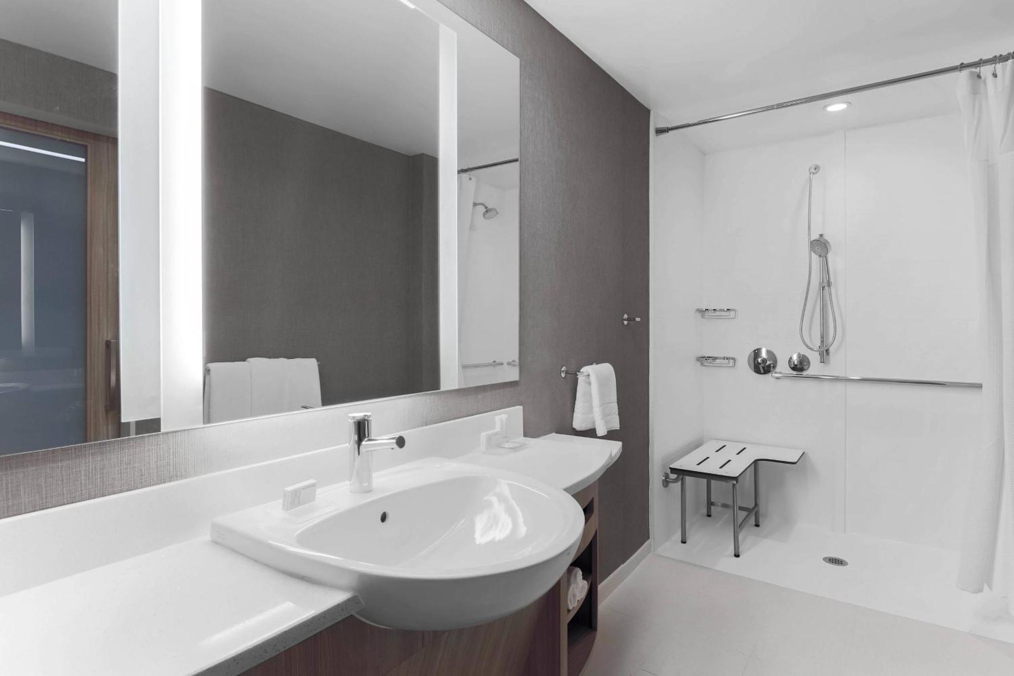 Hotel Vista Sierra Оберн Экстерьер фото