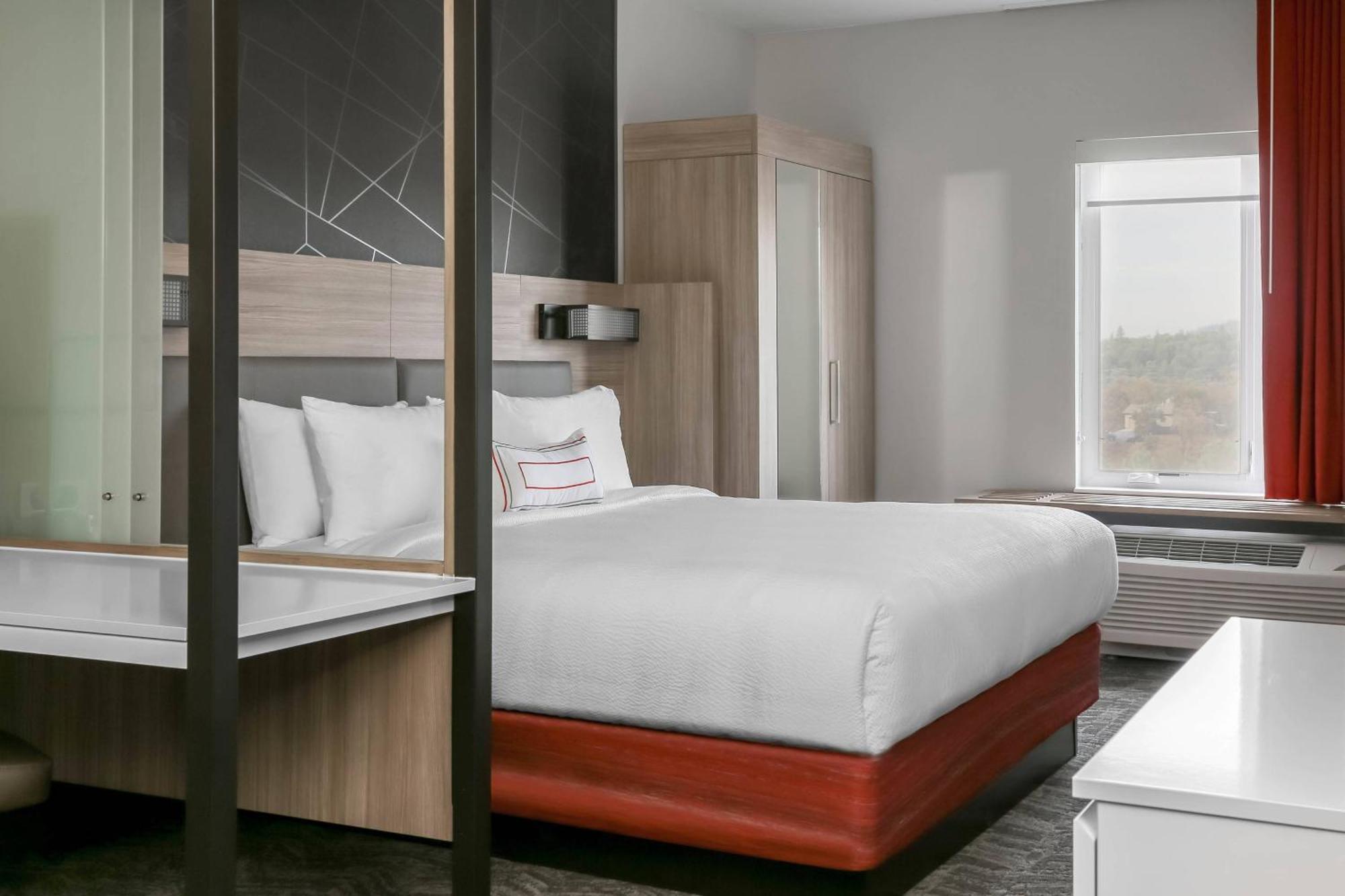 Hotel Vista Sierra Оберн Экстерьер фото